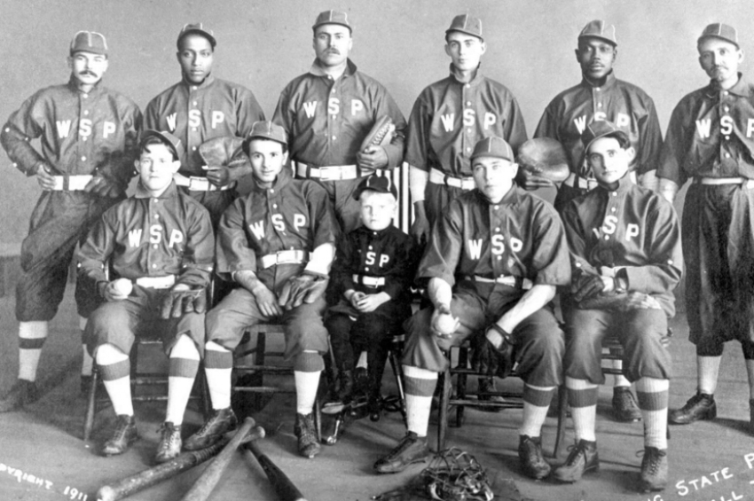 Un secol în urmă, o închisoare americană a format o echipă de baseball din ...