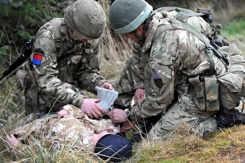 O universitate dezvoltă un robot medical pentru tratarea militarilor răniți