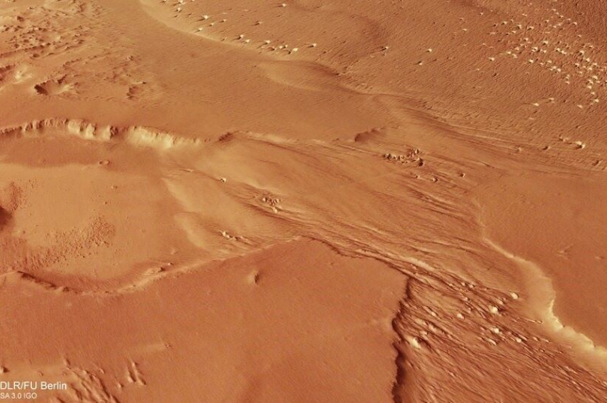 Huge deposits of ice discovered at Mars equator