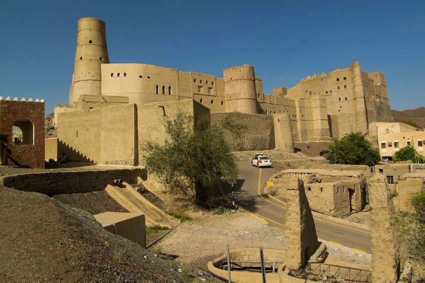 Why do Omanis avoid visiting ancient Bahla?