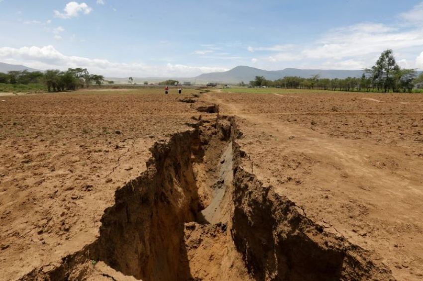 Scientists detect a hidden heartbeat that could tear Africa apart